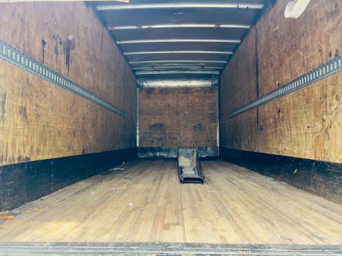 Used 2011 Ford E-450 and Econoline 450 Super Duty RWD image 7