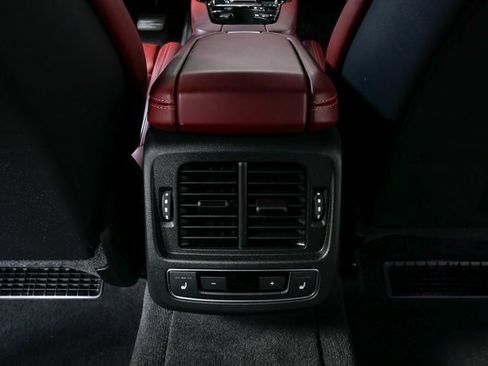 Used 2023 Audi e-tron GT Prestige image 19