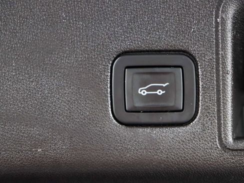 Used 2019 GMC Terrain SLE w/ Driver Convenience Package image 29