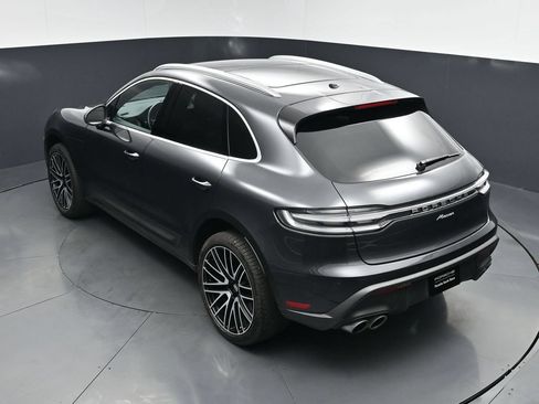 Used 2025 Porsche Macan AWD/4WD image 18