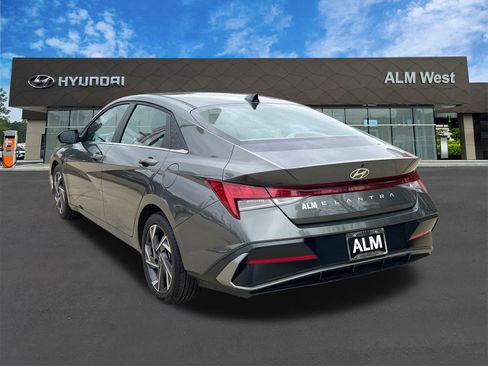 Certified 2025 Hyundai Elantra SEL image 7