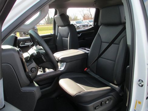 New 2026 GMC Sierra 1500 SLT w/ SLT Premium Plus Package image 12