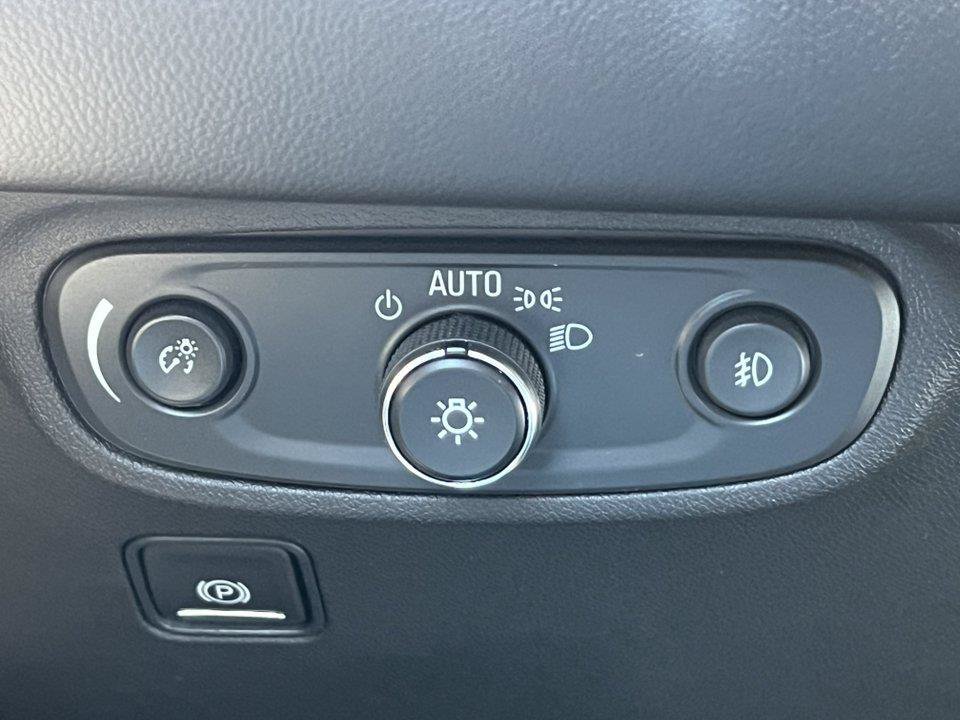 Used 2021 GMC Terrain SLT w/ Infotainment Package II AWD/4WD image 15