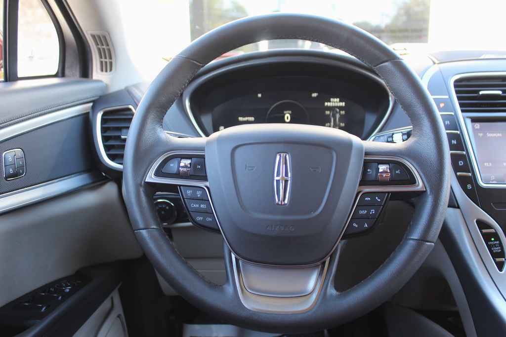 Used 2019 Lincoln Nautilus FWD image 16