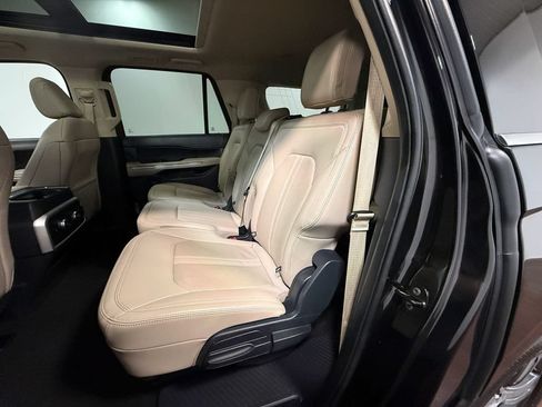 Used 2024 Ford Expedition Max Limited AWD/4WD image 8