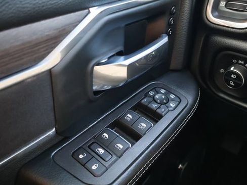 Used 2025 RAM 2500 Laramie AWD/4WD image 16