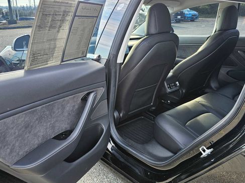 Used 2018 Tesla Model 3 Long Range image 15