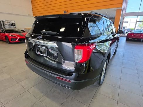 Used 2023 Ford Explorer XLT AWD/4WD image 8