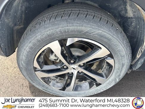 Used 2024 Chevrolet Trax RS w/ Driver Confidence Package FWD image 11