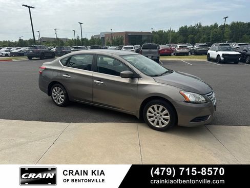 Used 2015 Nissan Sentra SV FWD image 9