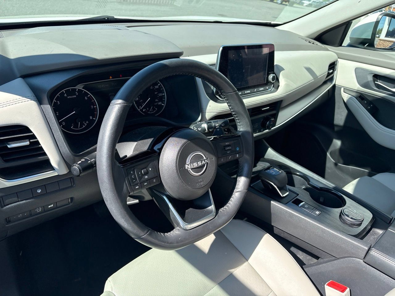 Used 2023 Nissan Rogue SV w/ SV Premium B Package AWD/4WD image 4