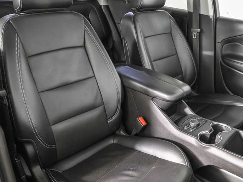 Used 2023 GMC Terrain SLT image 45