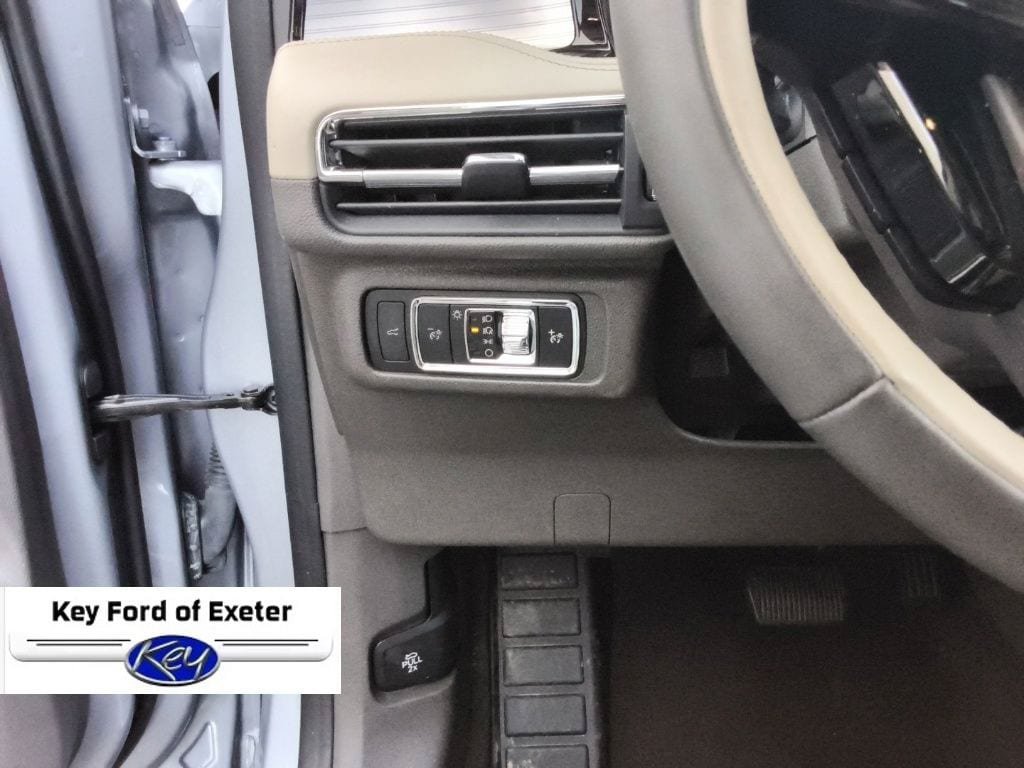 Used 2022 Lincoln Corsair AWD w/ Equipment Group 101A image 29