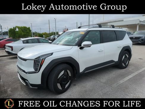 Certified 2024 Kia EV9 Wind AWD/4WD image 1