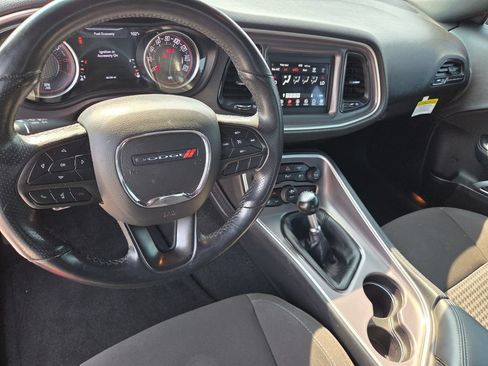 Used 2022 Dodge Challenger R/T RWD image 9