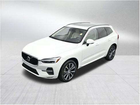 Used 2022 Volvo XC60 B5 Momentum FWD image 14