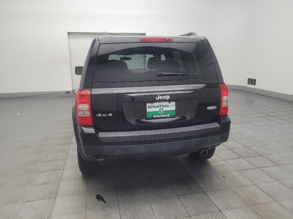 Used 2014 Jeep Patriot Latitude AWD/4WD image 6