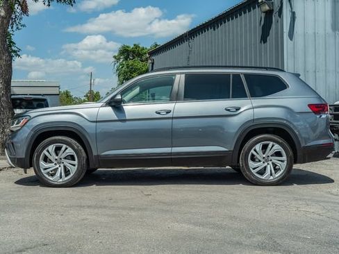 Used 2021 Volkswagen Atlas SE w/ Towing Package AWD/4WD image 3
