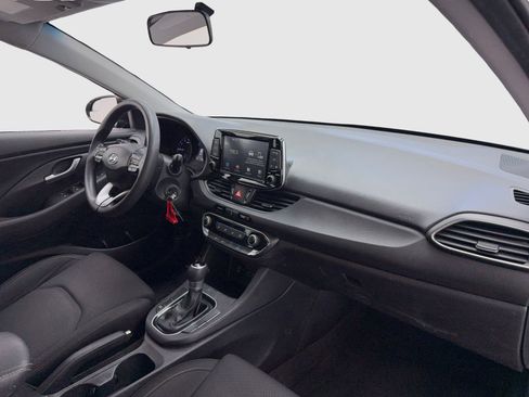 Used 2018 Hyundai Elantra GT image 41