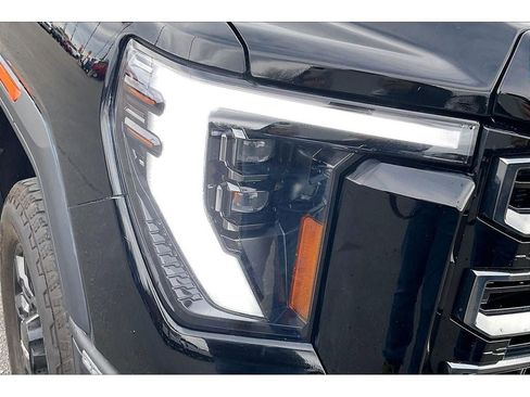 Used 2024 GMC Sierra 2500 AT4 w/ Technology Package AWD/4WD image 29