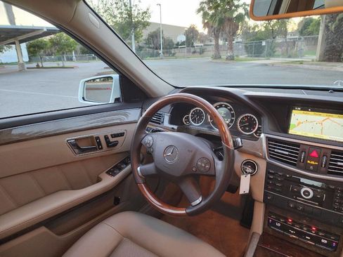 Used 2010 Mercedes-Benz E 350 Sedan image 25
