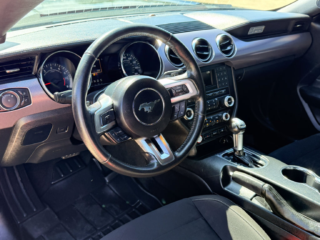 Used 2017 Ford Mustang GT RWD image 18