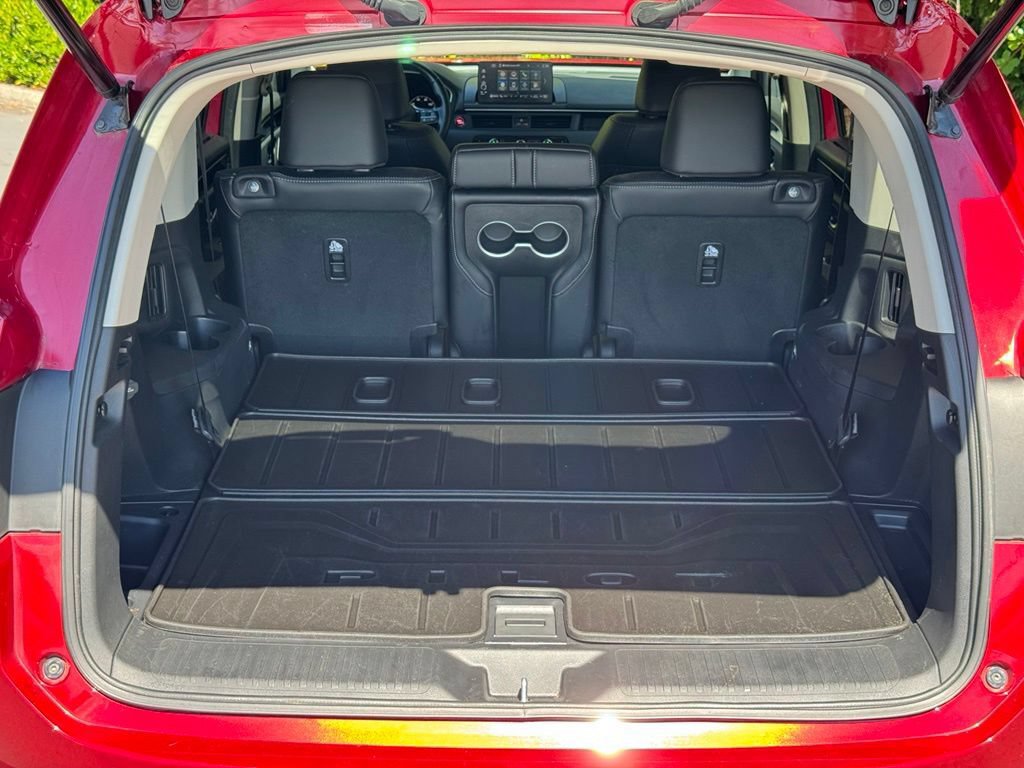 Certified 2025 Honda Pilot Touring image 36
