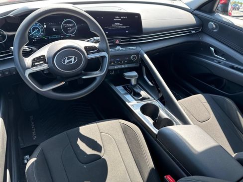 Used 2024 Hyundai Elantra Blue FWD image 15
