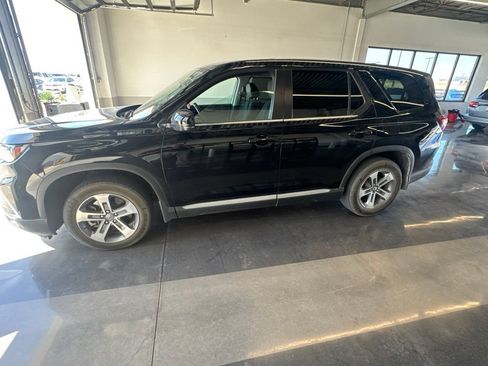 Used 2025 Honda Pilot EX-L image 1