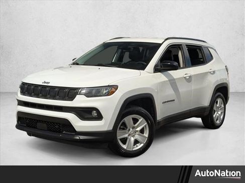 Used 2022 Jeep Compass Latitude image 1