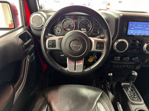 Used 2017 Jeep Wrangler Unlimited Rubicon AWD/4WD image 28