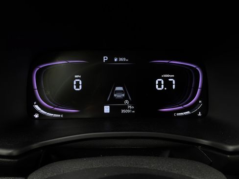 Used 2025 Kia Soul LX w/ LX Technology Package FWD image 35