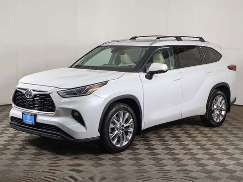 Used 2022 Toyota Highlander Limited image 11