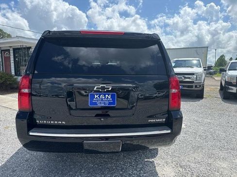 Used 2019 Chevrolet Suburban Premier RWD image 3