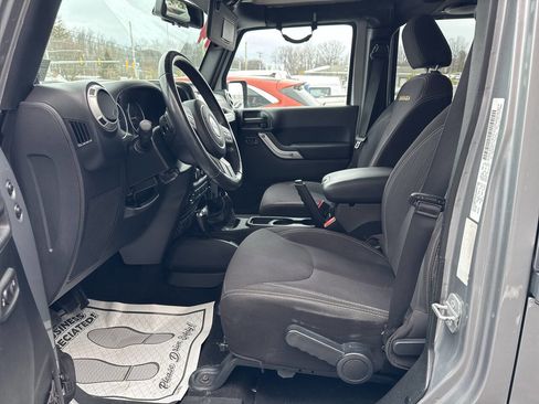 Used 2014 Jeep Wrangler Unlimited Sahara w/ Max Tow Package image 13