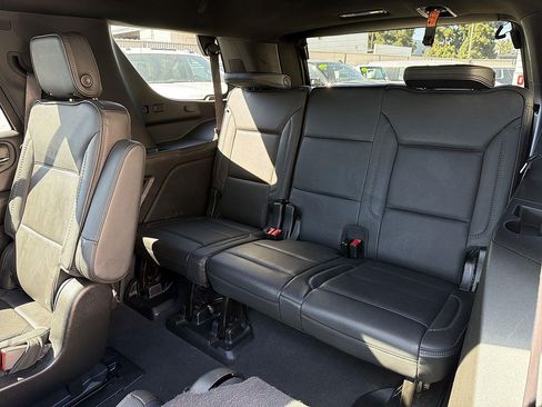 Used 2024 GMC Yukon Denali RWD image 43