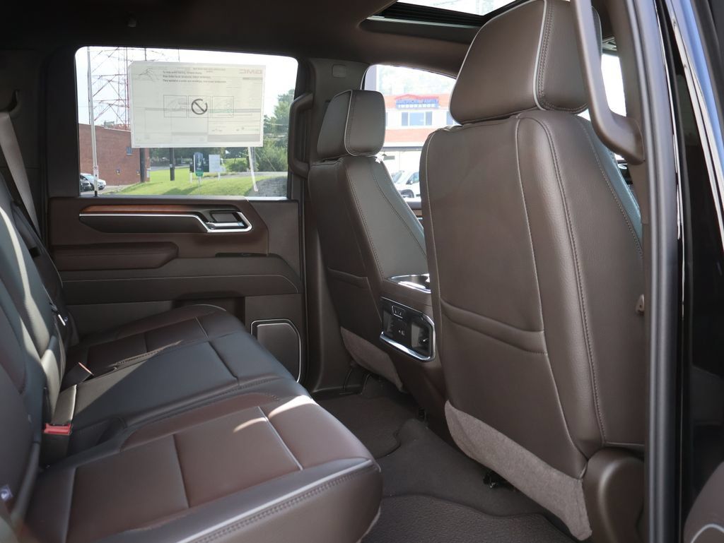 New 2026 GMC Sierra 2500 Denali w/ Denali Reserve Package AWD/4WD image 11