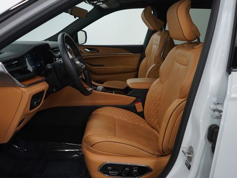 Used 2024 Jeep Grand Cherokee L Summit image 15