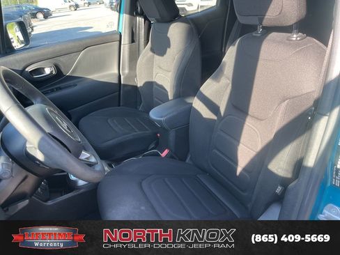 Used 2022 Jeep Renegade Latitude image 6