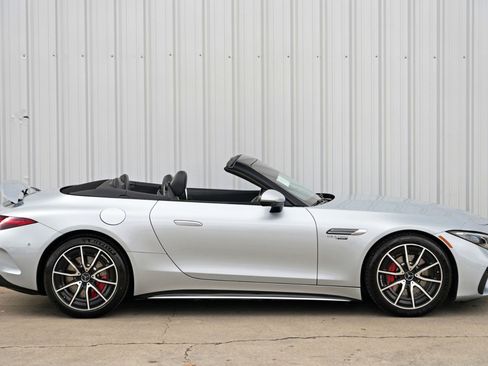 Used 2022 Mercedes-Benz SL 55 AMG 4MATIC w/ Driver Assistance Package image 57