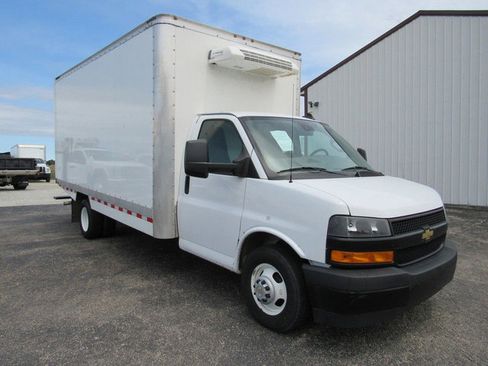 Used 2024 Chevrolet Express 3500 w/ Power Convenience Package RWD image 9