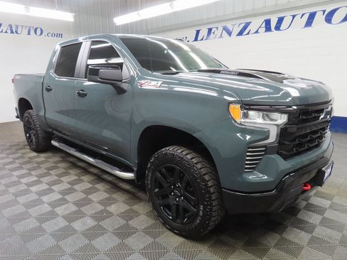 Used 2025 Chevrolet Silverado 1500 LT Trail Boss w/ Convenience Package II image 3