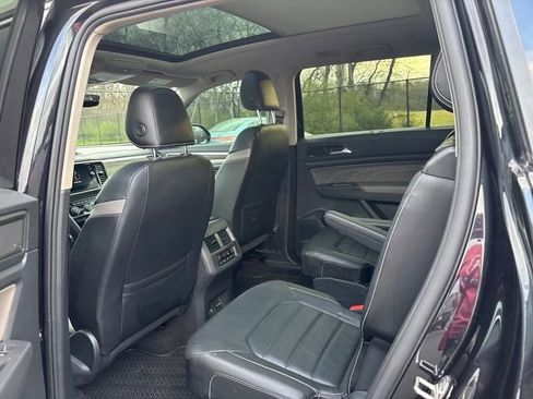 Used 2021 Volkswagen Atlas SEL Premium image 12