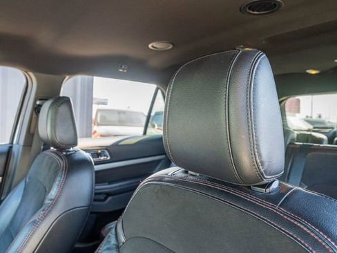 Used 2018 Ford Explorer XLT w/ Equipment Group 202A image 19