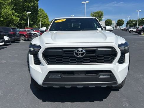 Used 2024 Toyota Tacoma TRD Off-Road AWD/4WD image 2