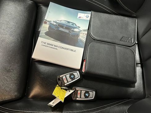 Used 2018 BMW M4 Convertible image 36