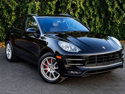 Used 2015 Porsche Macan Turbo AWD/4WD image 2