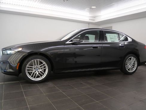 Used 2025 BMW 530i 530i image 2