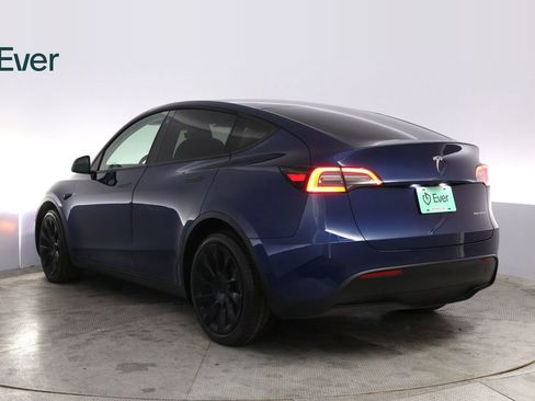 Used 2021 Tesla Model Y Long Range image 17