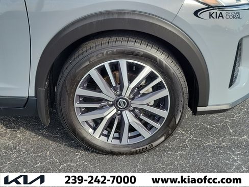 Used 2021 Nissan Kicks SV w/ Interior Electronics Package FWD image 7